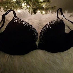 Victoria's Secret Very Sexy Push-up Bra 32D